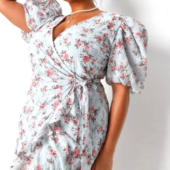 🏷️ Missguided Blue Floral Broderie High Low Wrap Dress 20W - Picture 2 of 4